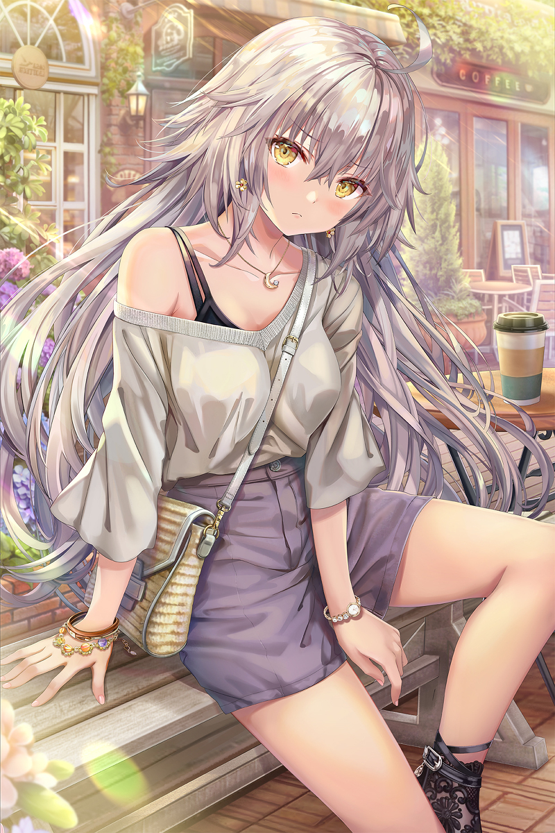 旁边&hellip; 坐吧。