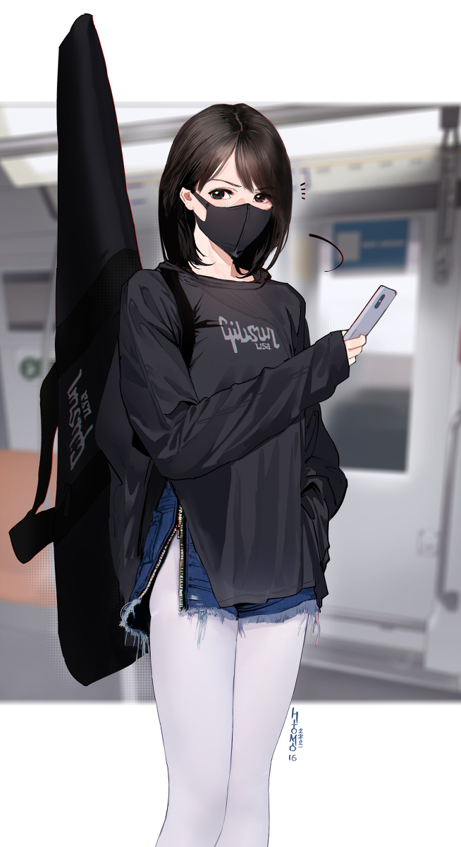 偷看被发现了!!