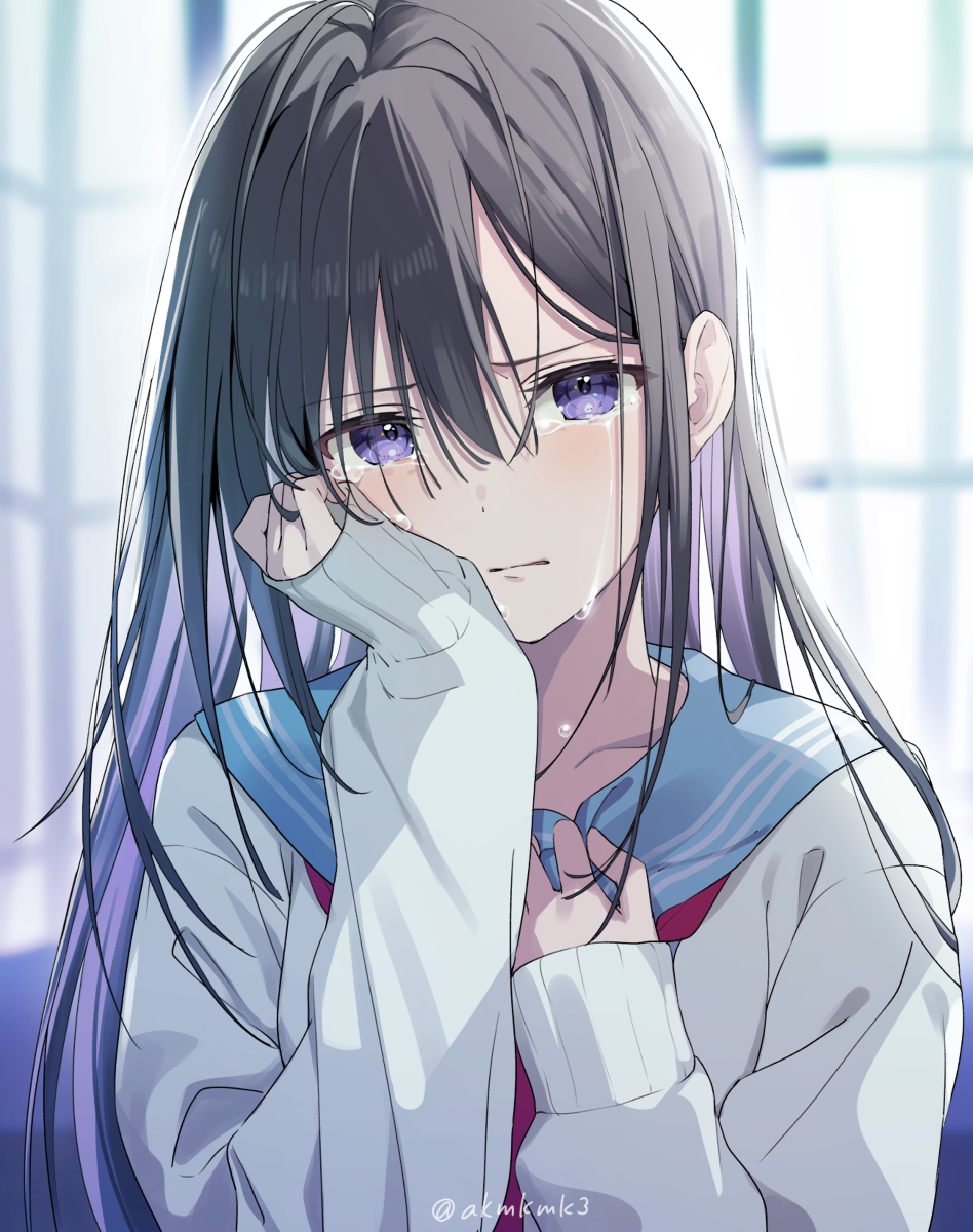 独自哭着把它藏起来的少女