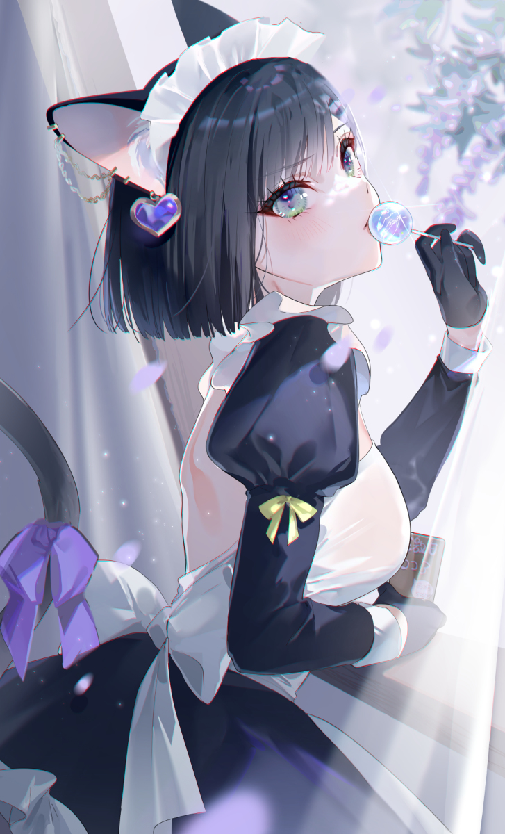 34.🍬&ldquo;你在看什么?”