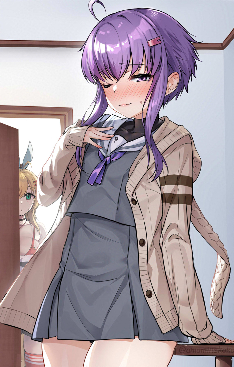 因为找到了以前的制服，所以久违地试着穿了一下