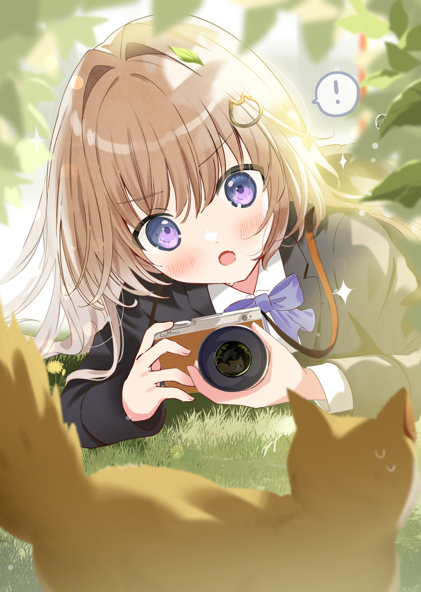 ネコと和解したい後輩ちゃん 「これは…シャッターチャンスです！」