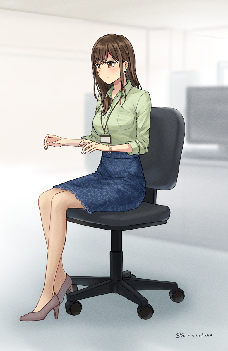 仕事中のOLさん