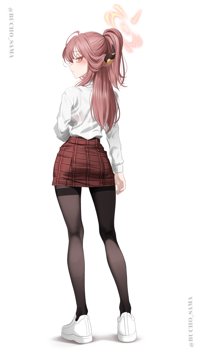 陸八魔アル School look