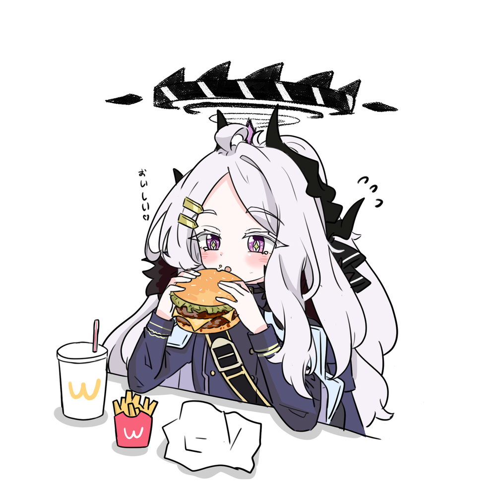口が小さい、ハンバーガーがきすぎて食べきれない~