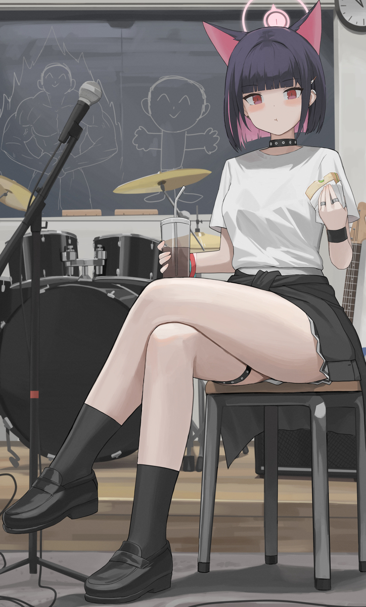 杏山カズサ